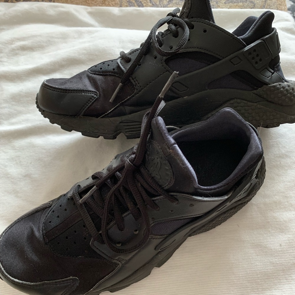 Huarache Nike air black leather woman’s runners 9
